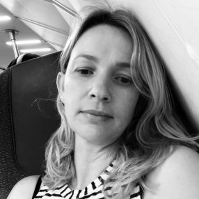 KLERIDA, Babysitter in Locate Varesino