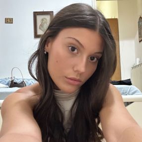 Giulia, Babysitter a Massa Martana