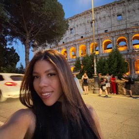 Lana, Babysitter a Sannazzaro de' Burgondi