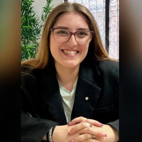 Valeria, Babysitter a Volla