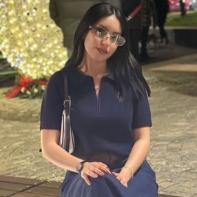 Karla, Babysitter in Arona