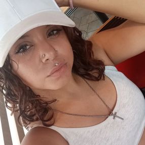 Shakira, Babysitter in Cupramontana