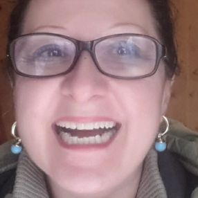 Maura, Babysitter a Tirano