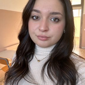Benedetta, Babysitter a Novi Velia