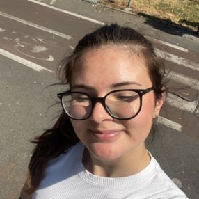 Aurora, Babysitter a Poviglio