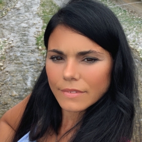 Anna, Babysitter a Città Metropolitana di Napoli