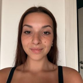 Silvia, Babysitter a Pregnana milanese