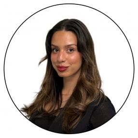 Mikela, Babysitter a Pordenone