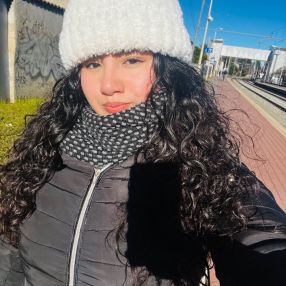 Karla, Babysitter a Varedo