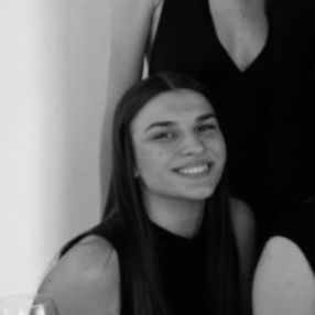 Alessia, Babysitter a Envie