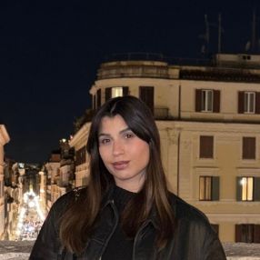 Chiara, Babysitter a Avellino