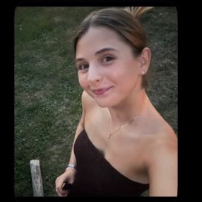 Marina, Babysitter a Trecate
