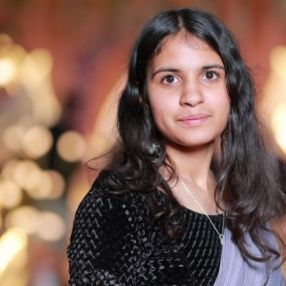 Dipika, Babysitter a Pancalieri
