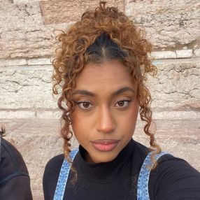 Deisi, Babysitter a San Lazzaro