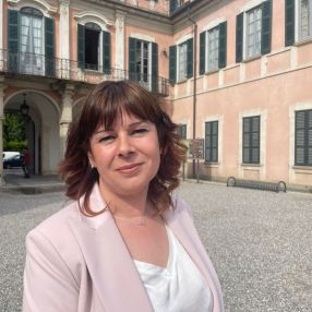 Eleonora, Babysitter in Azzate