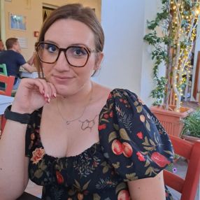 GIULIA, Babysitter a Lipomo