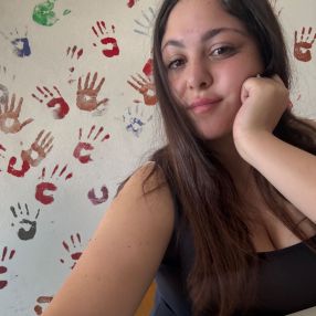 Azzurra, Babysitter a Fiumefreddo Sicilia