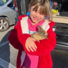 Yasmine, Famiglia a Pombia