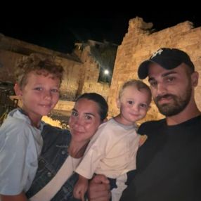 Aurora, Family in La Spezia