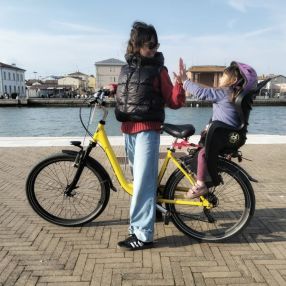 Lola, Famiglia a San Francesco