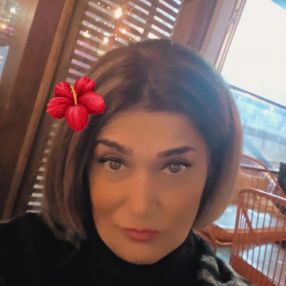 Enza, Babysitter a Lusciano