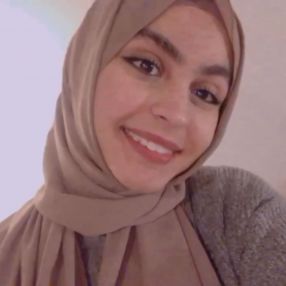Yasmin, Babysitter a Staggia