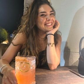 Aurora, Babysitter a Buttapietra