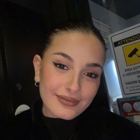 Alessia, Babysitter a Chiaramonte Gulfi