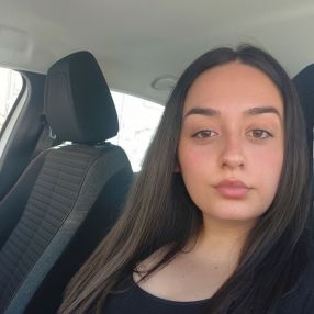 Aurora, Babysitter in Melito di Napoli
