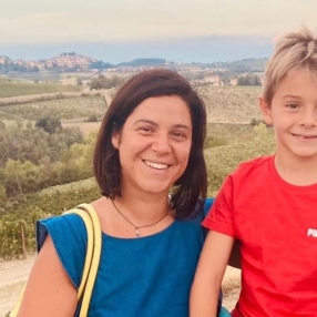 Ester, Babysitter a Treviolo