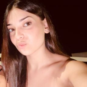 Ilary, Babysitter a Rosolini