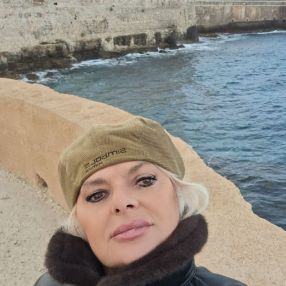 Sciacca, Babysitter a Pedara
