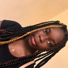 Yvie, Babysitter a Valmontone
