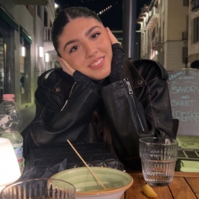 Giulia, Babysitter in Provincia di Como