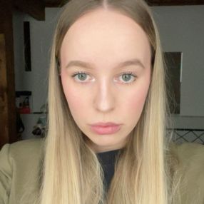 Victoria, Babysitter in Soave