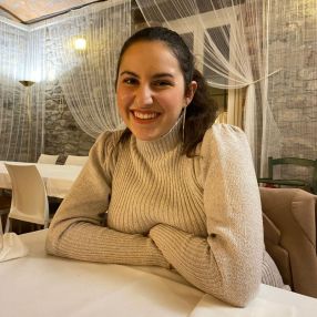 Greta, Babysitter a Albinea