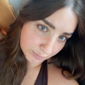 Concetta, Babysitter a Parete
