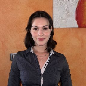 Carola, Babysitter a Monforte d'Alba