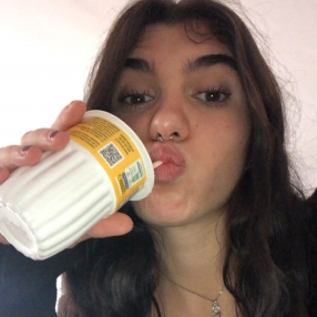Ambra, Babysitter a Romentino