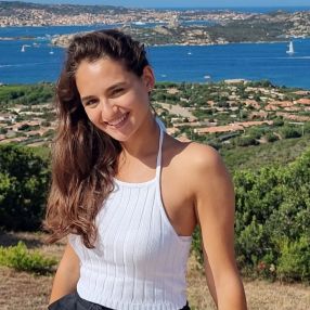 Francesca, Babysitter a Mombretto