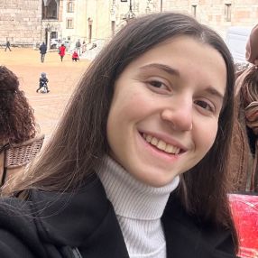 Giulia, Babysitter a Montecassiano