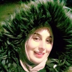 Sirine, Babysitter a Valera Fratta
