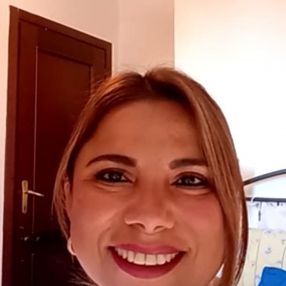 Roxana, Babysitter a Setteville