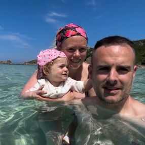 Valentina, Famiglia a Riva Ligure