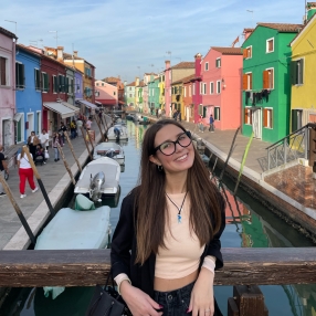 Silvia, Babysitter a Sassoferrato