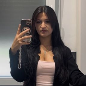 Amela, Babysitter a Seren del Grappa