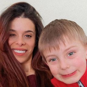 Sara, Babysitter a Valenzano
