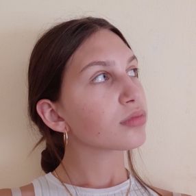 Lucrezia, Babysitter a Traona