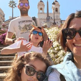 Laura, Famiglia a Albisola Superiore