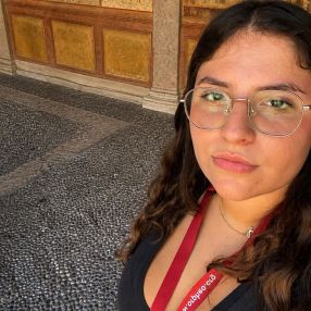 Giulia, Babysitter in Volta mantovana